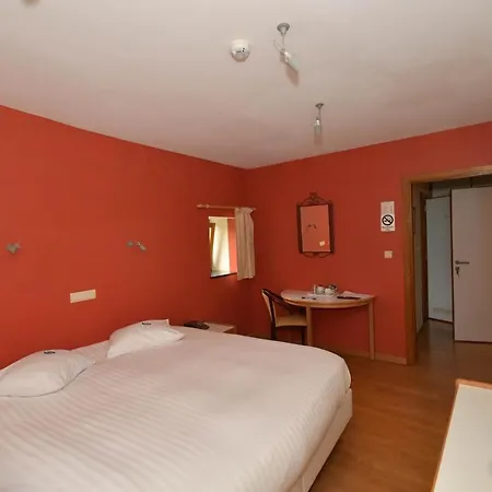 Chateau De Harze 4*