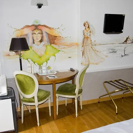 Chateau De Harze 4*