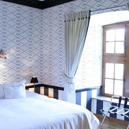 Chateau De Harze 4*